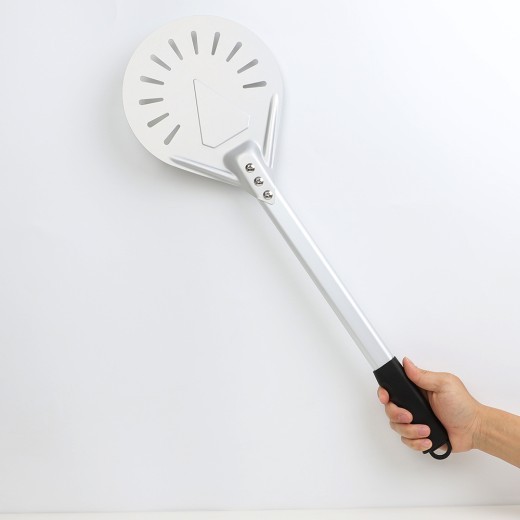 Minimally Designed Kitchen Pizza Scoop For Home Use