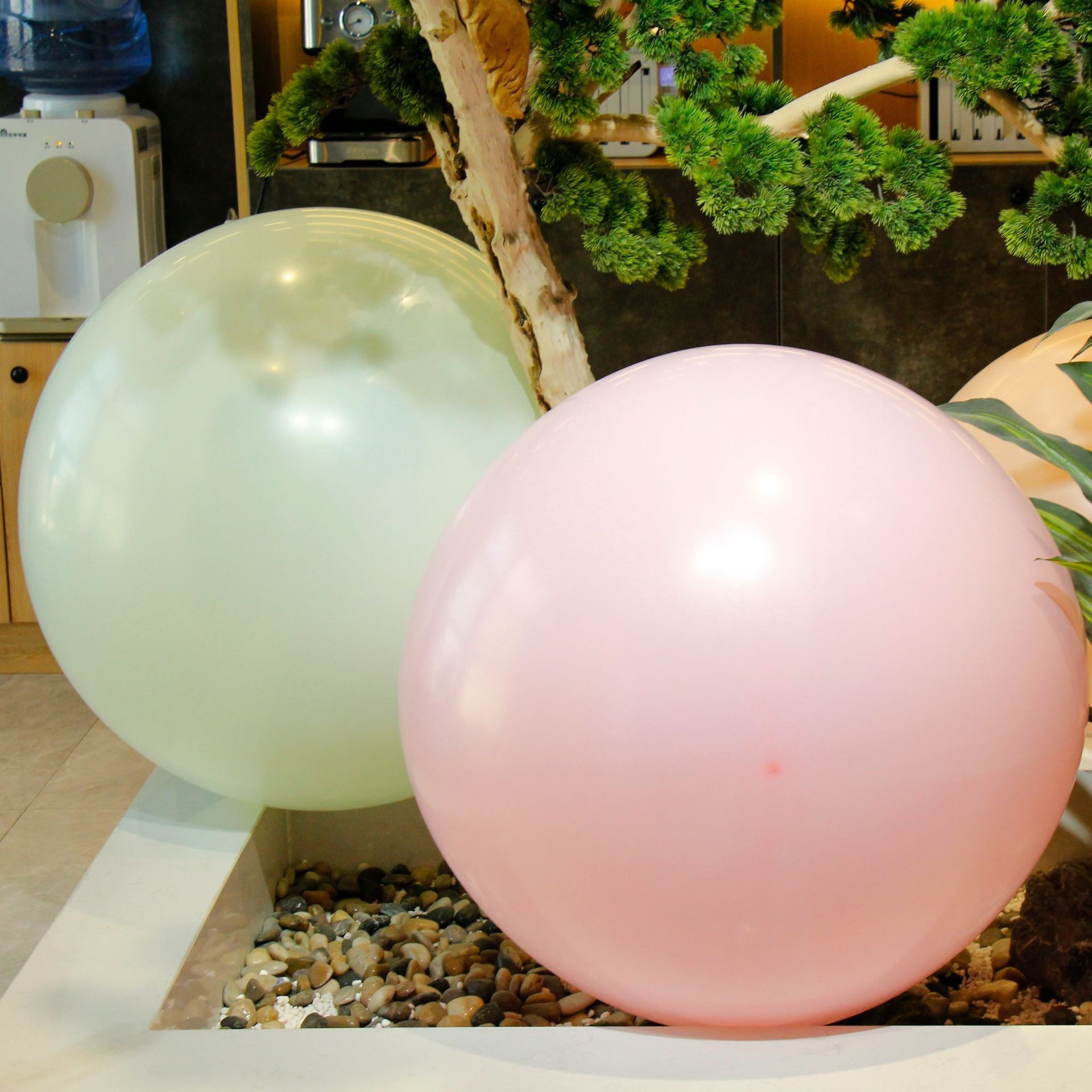 10pcs 36-Inch Giant Pink Balloons - Round Inflatable Latex for Room Decor, Birthday Parties, and Weddings