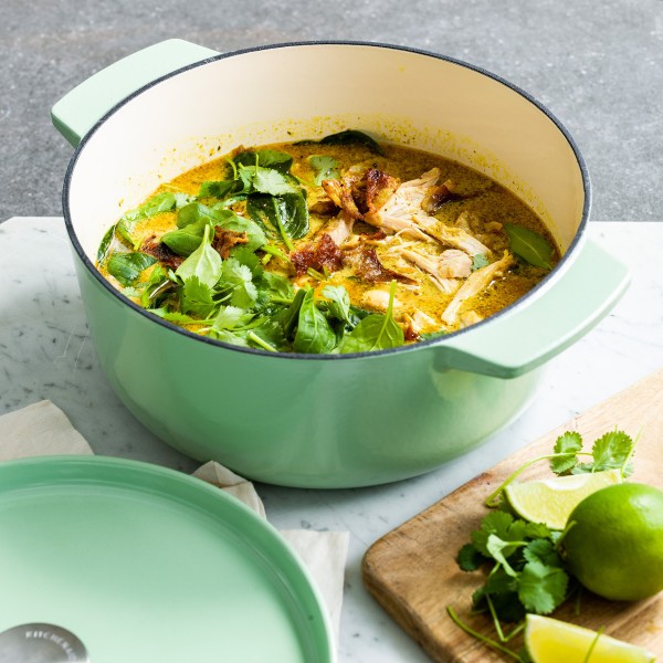 Pistachio Covered Round Casserole 26cm/5.2L - KitchenAid