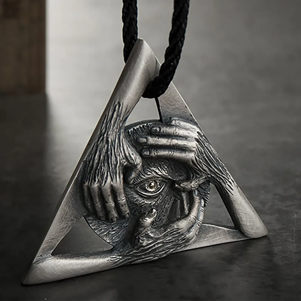 Retro Full-knowing Eye Pendant Necklace