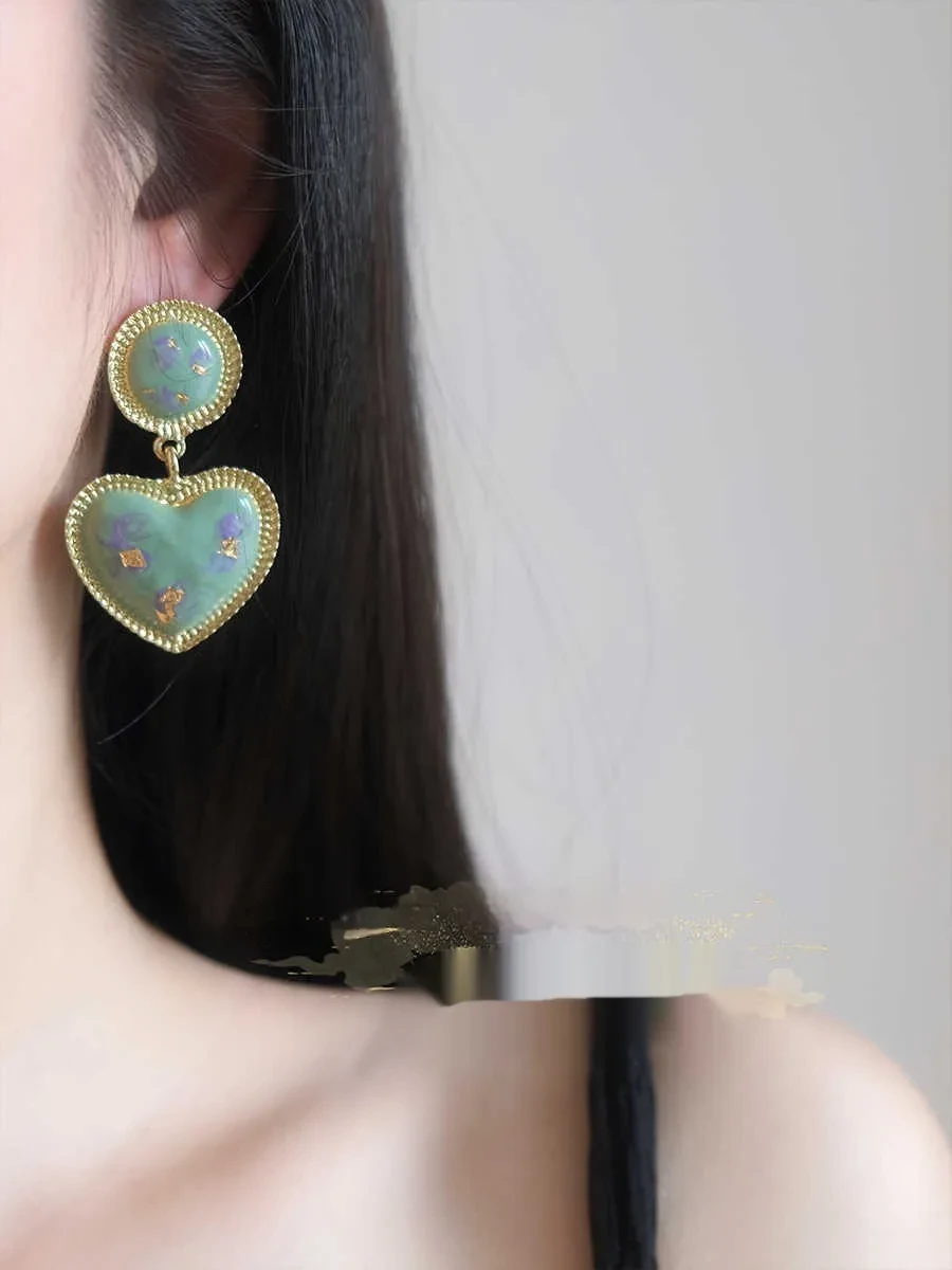 Romantic Exquisite French Retro Green Heart Stud Earrings