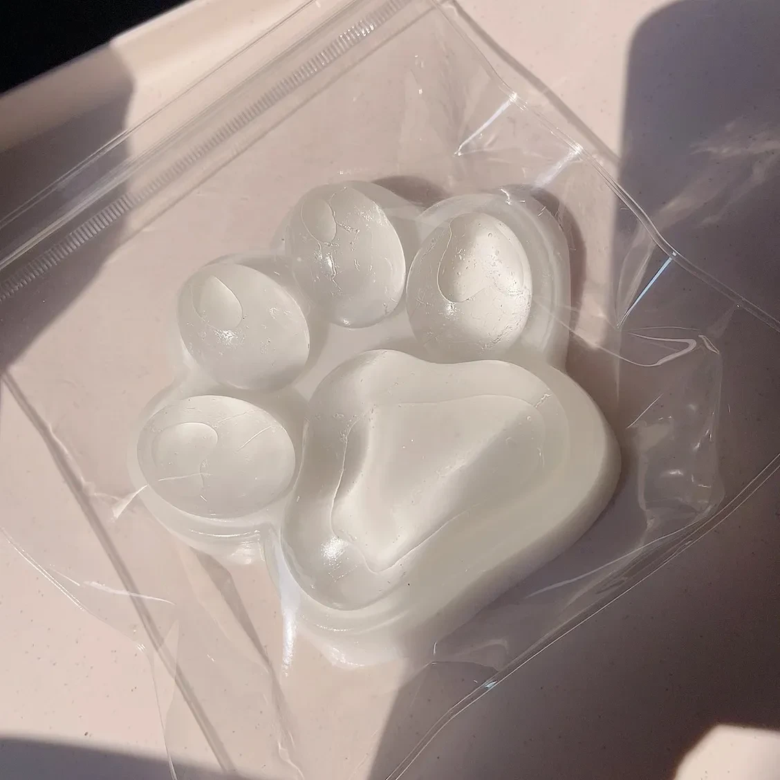 Cat's Paw Pinch Decompression Toy