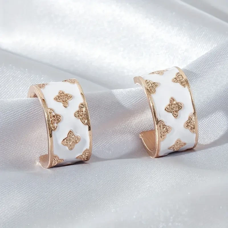 New Ladies' Light Luxury Four