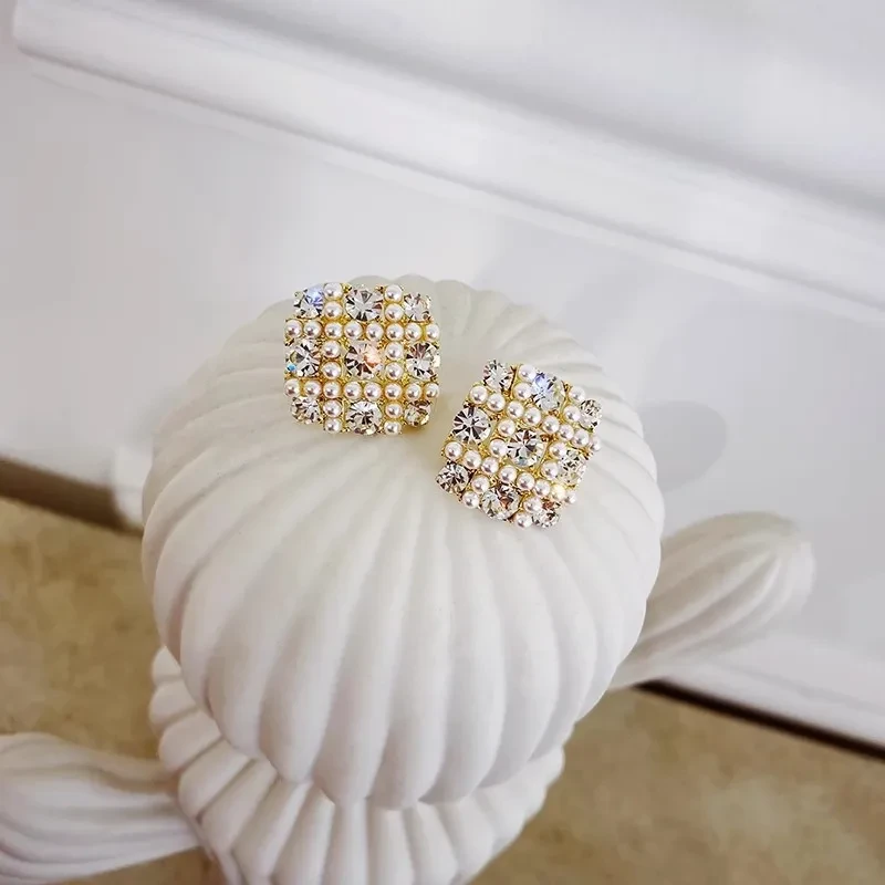 New Dignified Rhinestone Pearl Niche High-grade Earrings