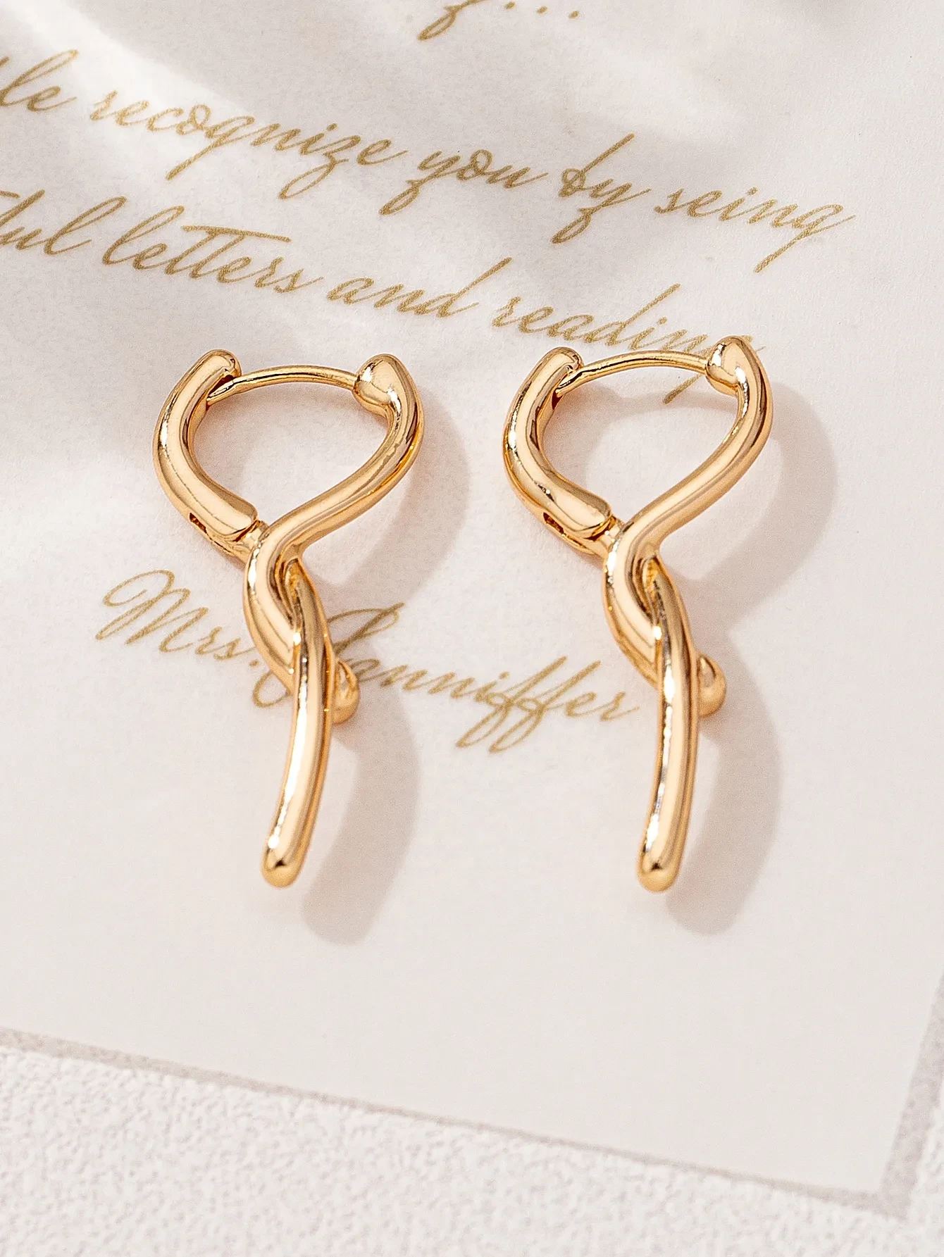 Fashion Simple Twist Ear Clip Advanced Sense