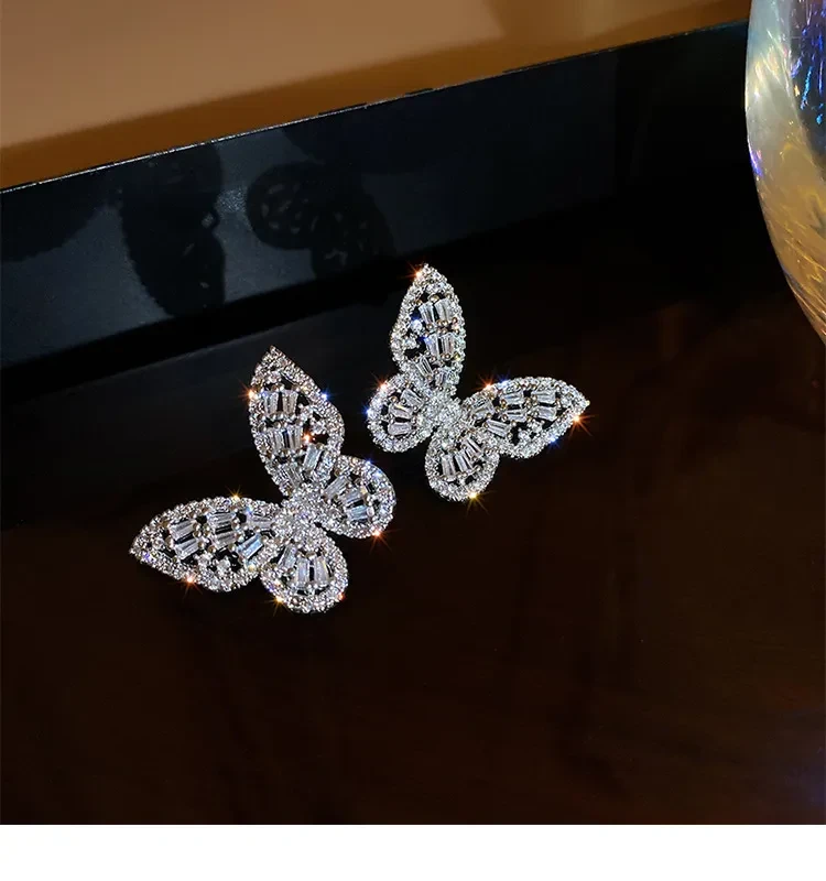Silver Stud Rhinestone-encrusted Zircon Butterfly Studs