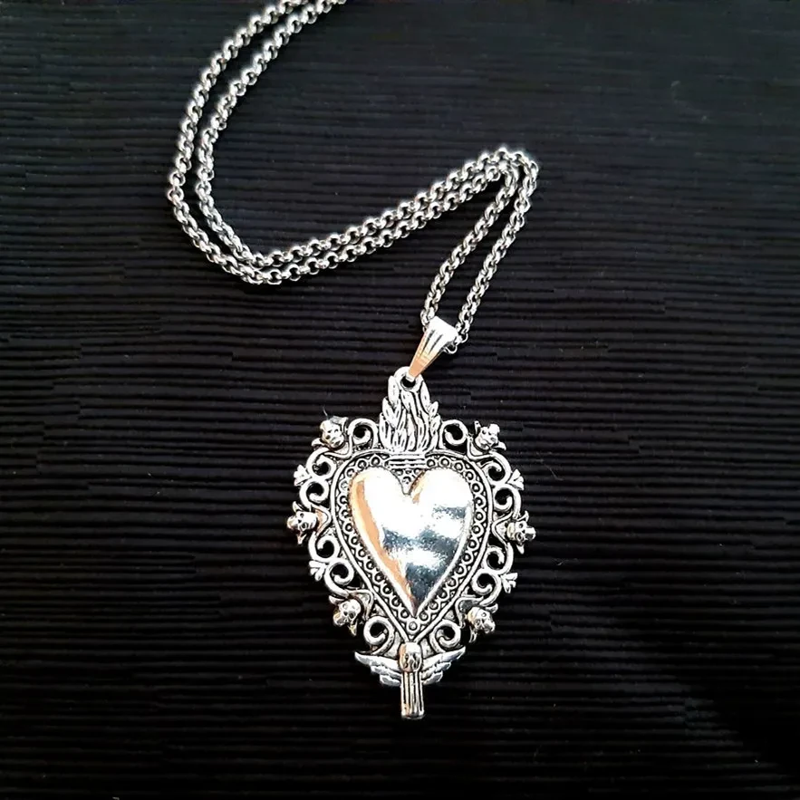 Women's Gothic Sacred Heart Pendant Necklace