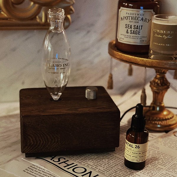 Vintage Aroma Diffuser - Ambient Lighting - Natural Wood Elegance