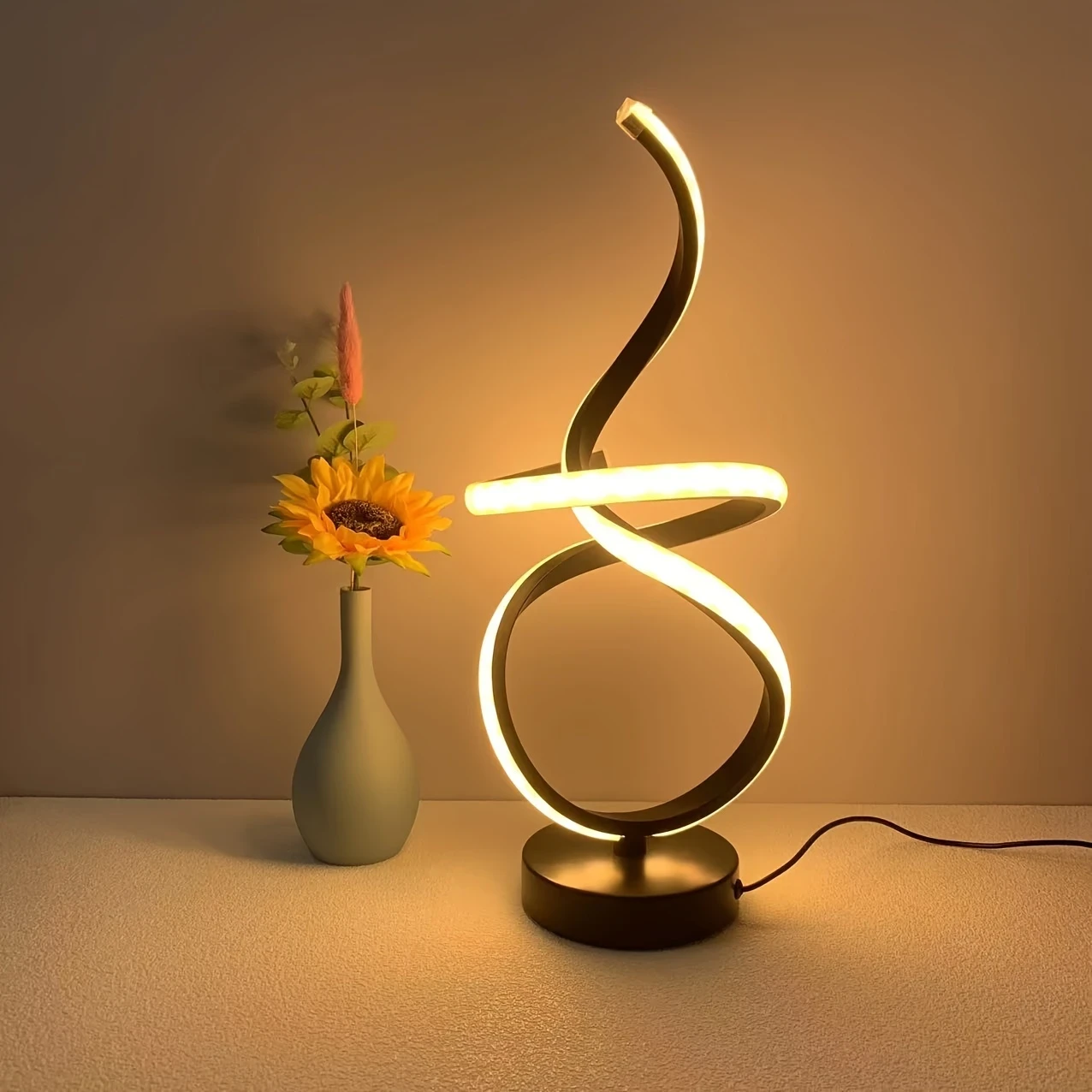 Unique Multi-Room Design Luxury Table Lamp with USB