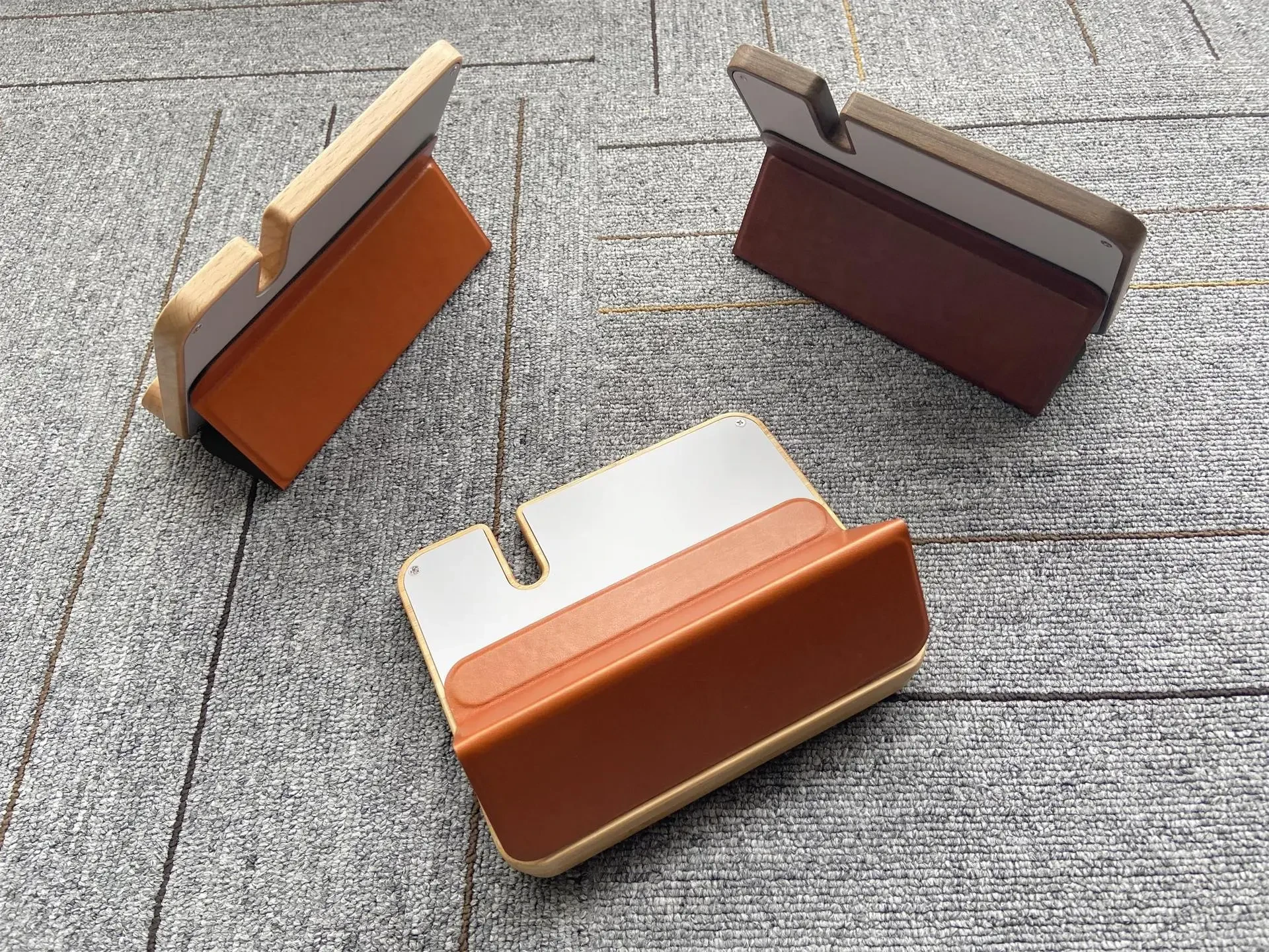 Smart Phone Headset Watch Three-in-one Wireless Charger