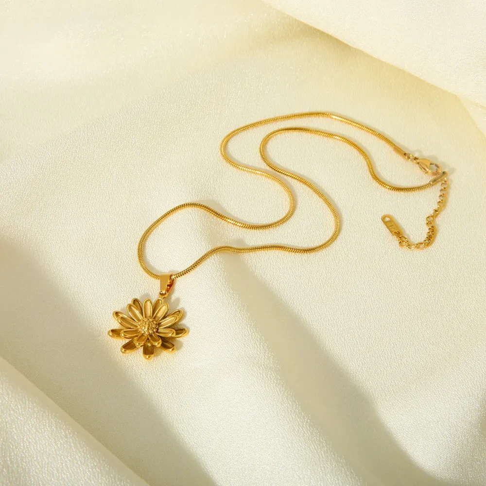 Double-layer Little Pendant Flower Necklace