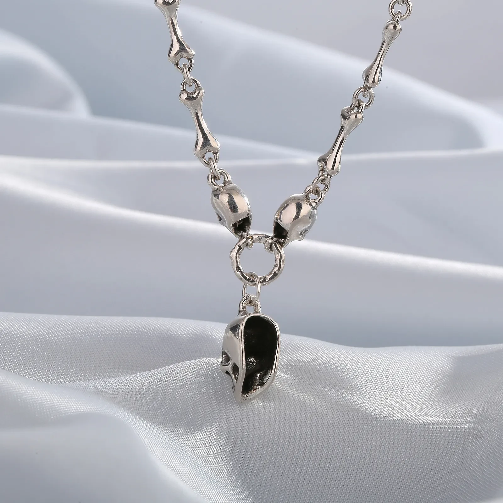 Niche Hip Hop Skull Pendant Tide