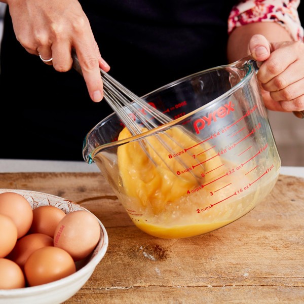 8 Cup Measuring Jug 2L  - Pyrex