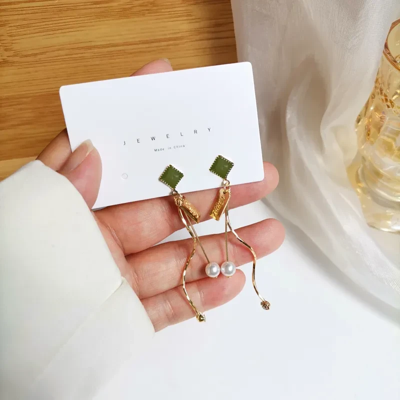 Fashion And Gentle New Creative Temperament Long Pearl Earrings