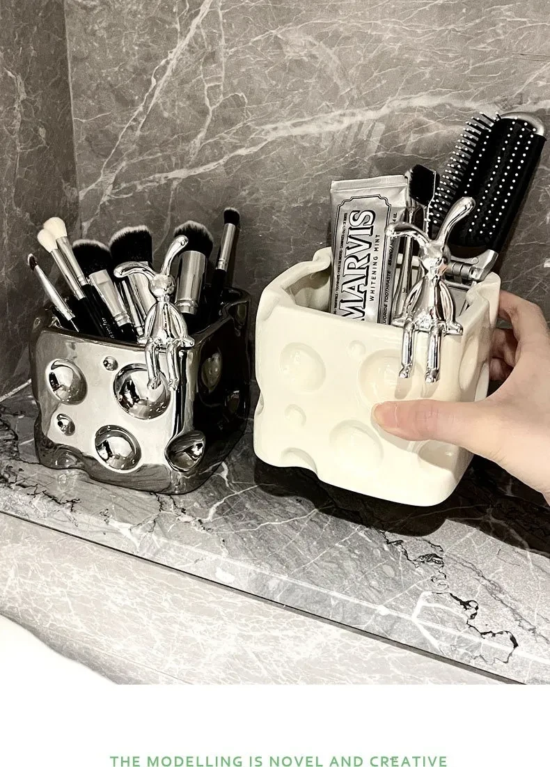 Cream Style Ceramic Bathroom Light Luxury Storage Box