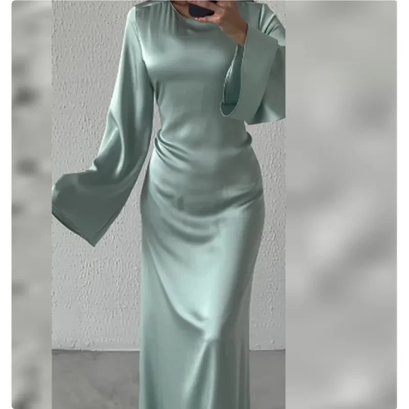 Women's Round Neck Long Sleeved Waist Cinching Dress