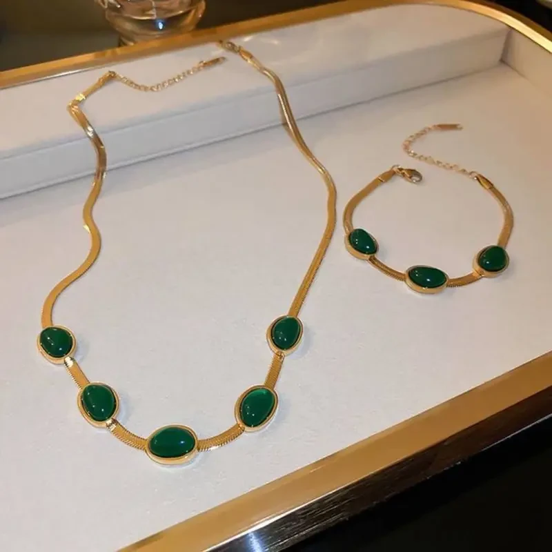 4-Piece Elegant Emerald Green Jewelry Set for Women