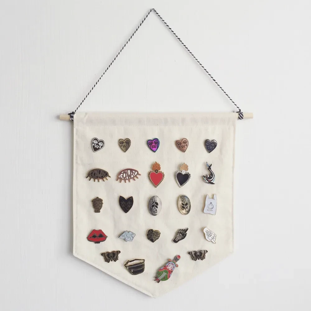 Photo pin board