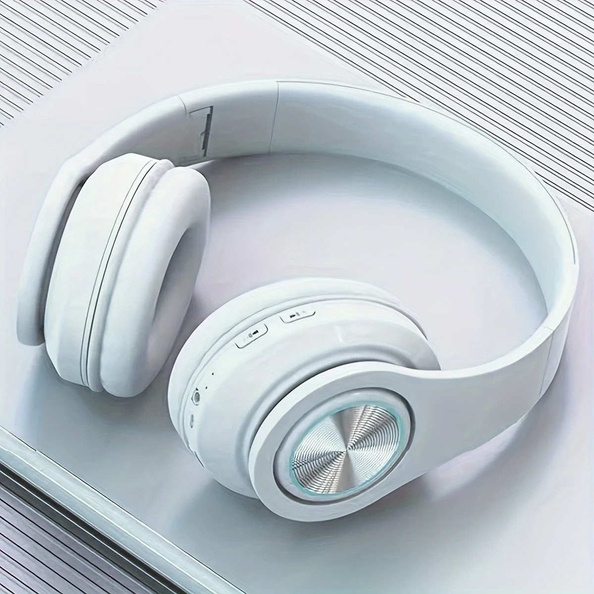 Wireless Headphones with Plug-in Wired and Wireless Multifunctional Use for Ultimate Audio Flexibility