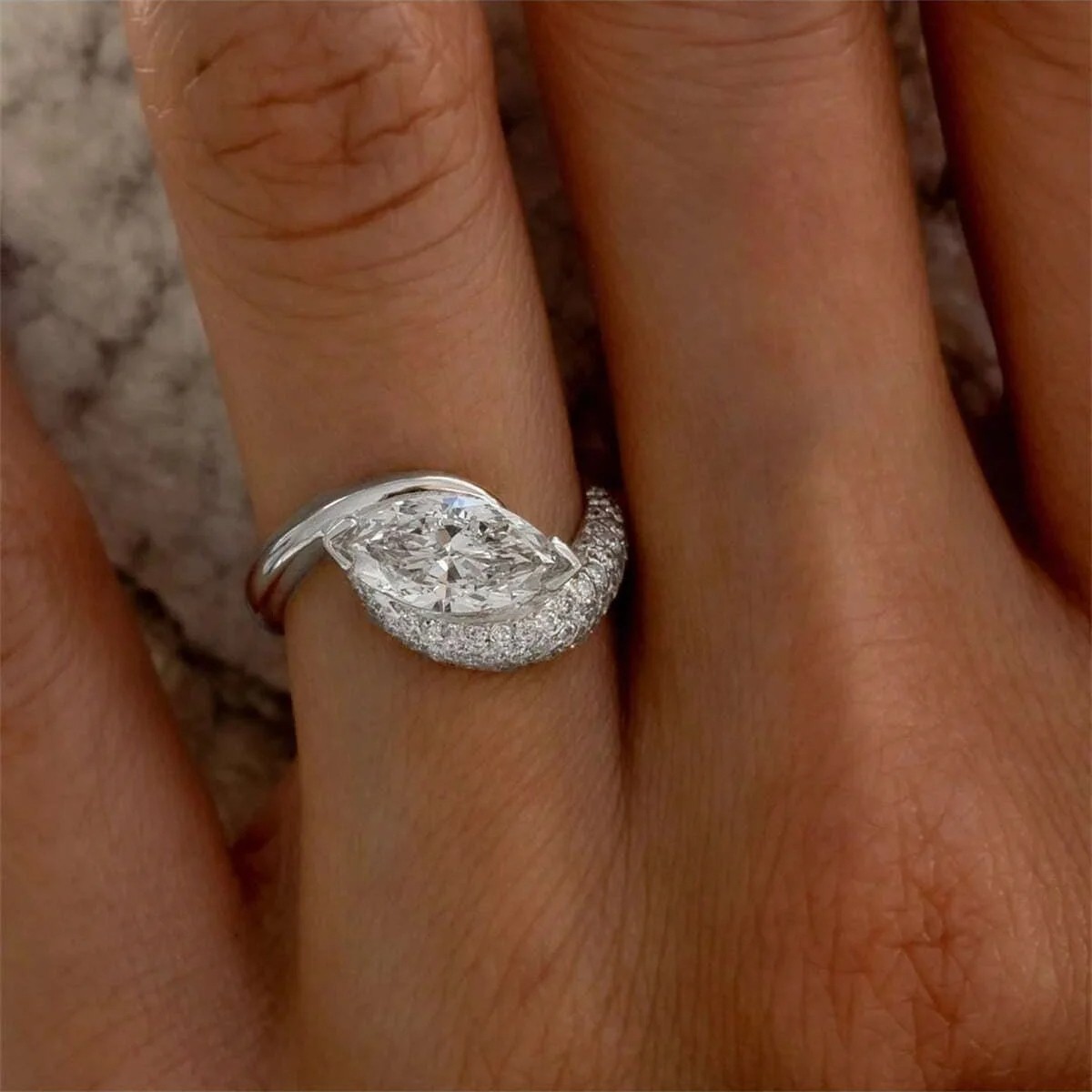 Luxurious Full Zircon 18K Gold Plated Single Ring for Women