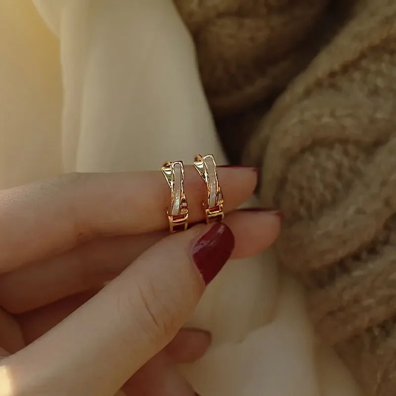 Trendy 14K Real Gold Fritillaria Shell Hoop Earrings for Women