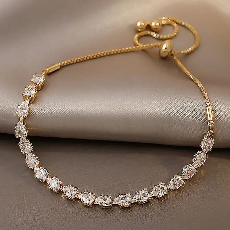 Luxury Adjustable Bracelet A Stylish Geometric Square Rhinestone Wristband for Women